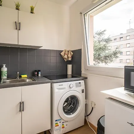 Apartment Proche Centre Et Calme - Cozy - Parking Prive En